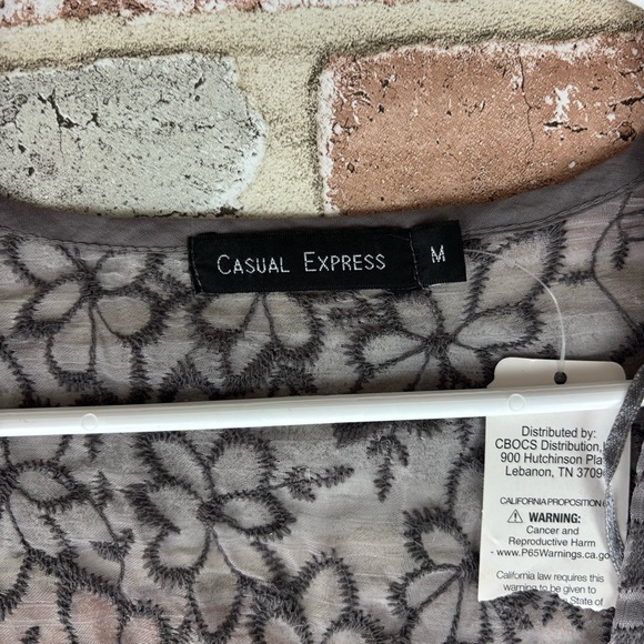 Casual Express Women Gray Floral Embroidery Open Cardigan Sweater M Lightweight - Picture 4 of 7